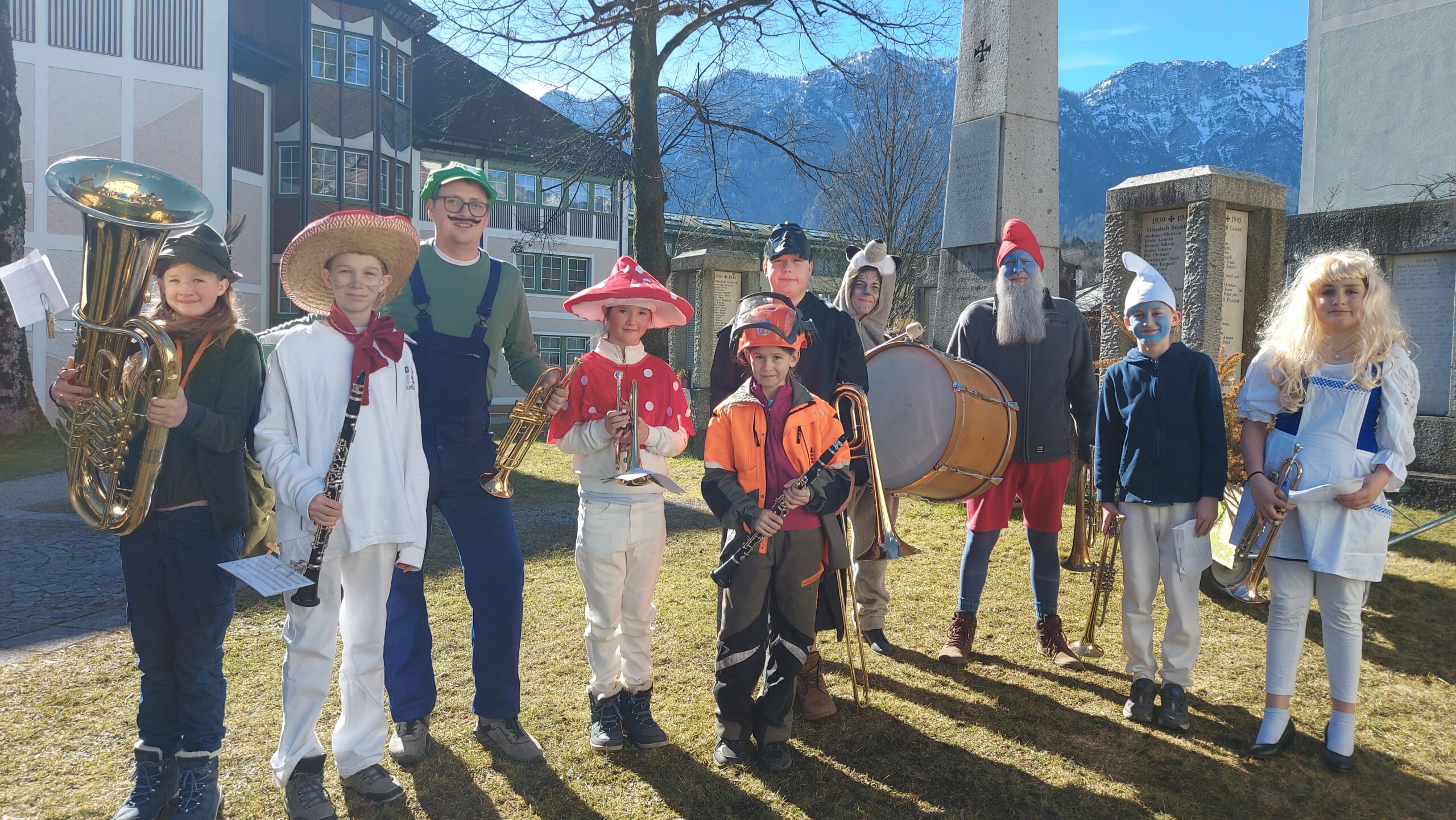 You are currently viewing Bunter Faschingsumzug der Goiserer Schulen