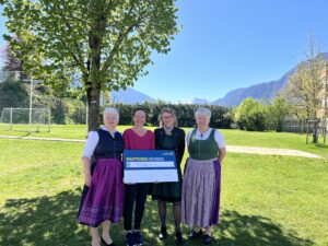 Read more about the article Goiserns Goldhauben unterstützen digiMS 2 Bad Goisern mit Spende