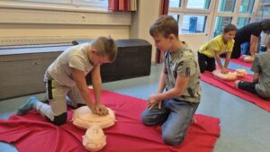 Read more about the article Gelungener Auftakt: Mit Tanz, Entspannung und mentaler Stärke ins neue Schuljahr